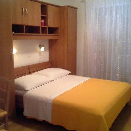 And Zudic Guest house