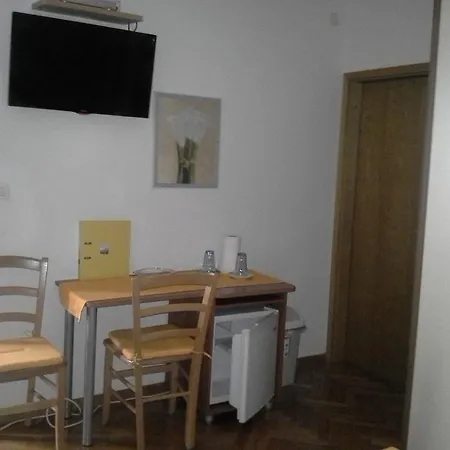 Guest house And Zudic